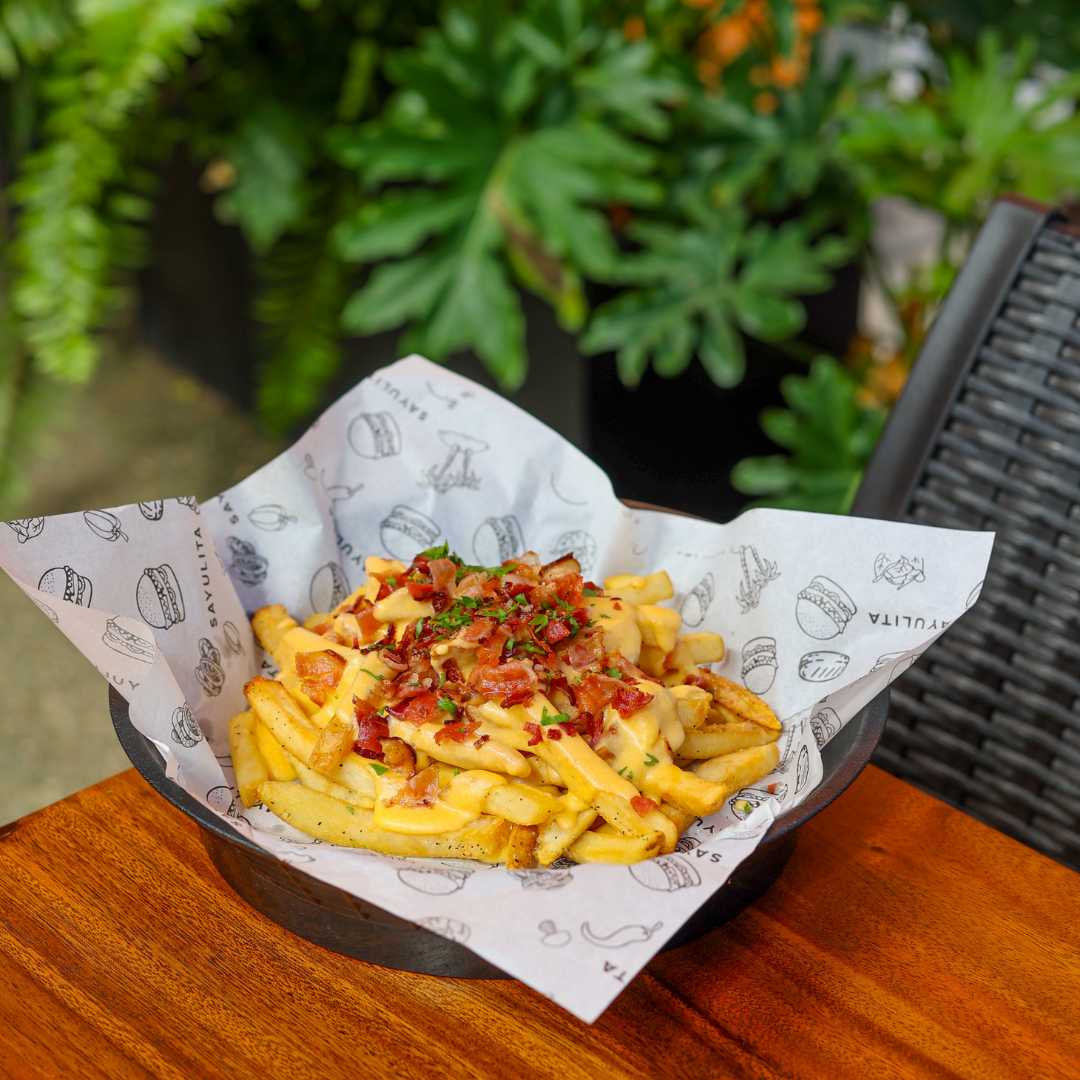 Papas con Salsa de Queso & Tocino